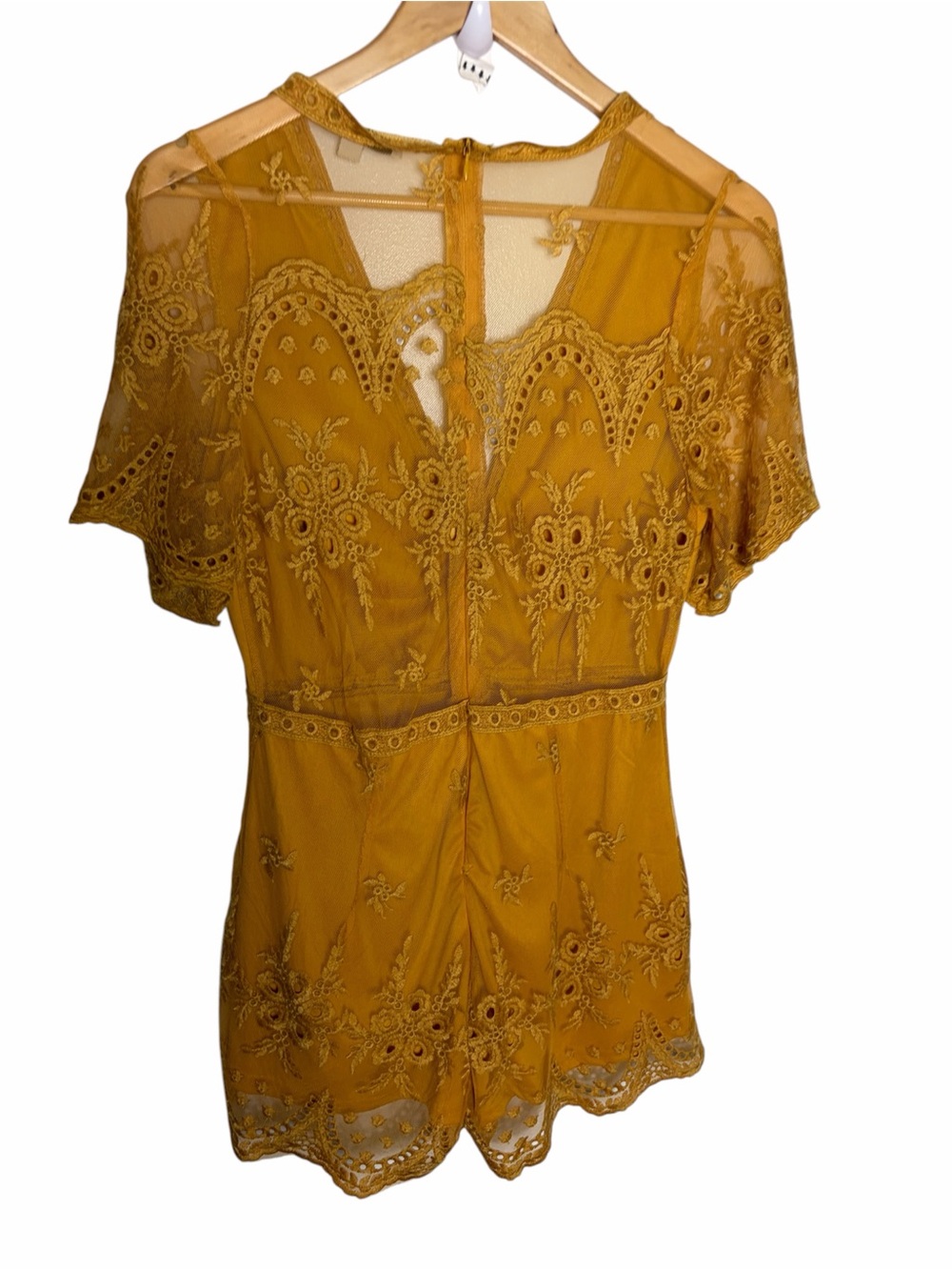 Haute  Monde mustard embroidered lace mesh v neck shorts romper size M - Picture 2 of 9